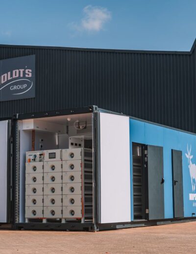 Containerised energy units with IES inverters